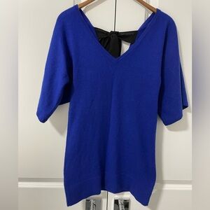 ALISHA LEVINE- cashmere open back tunic top with black bow accent